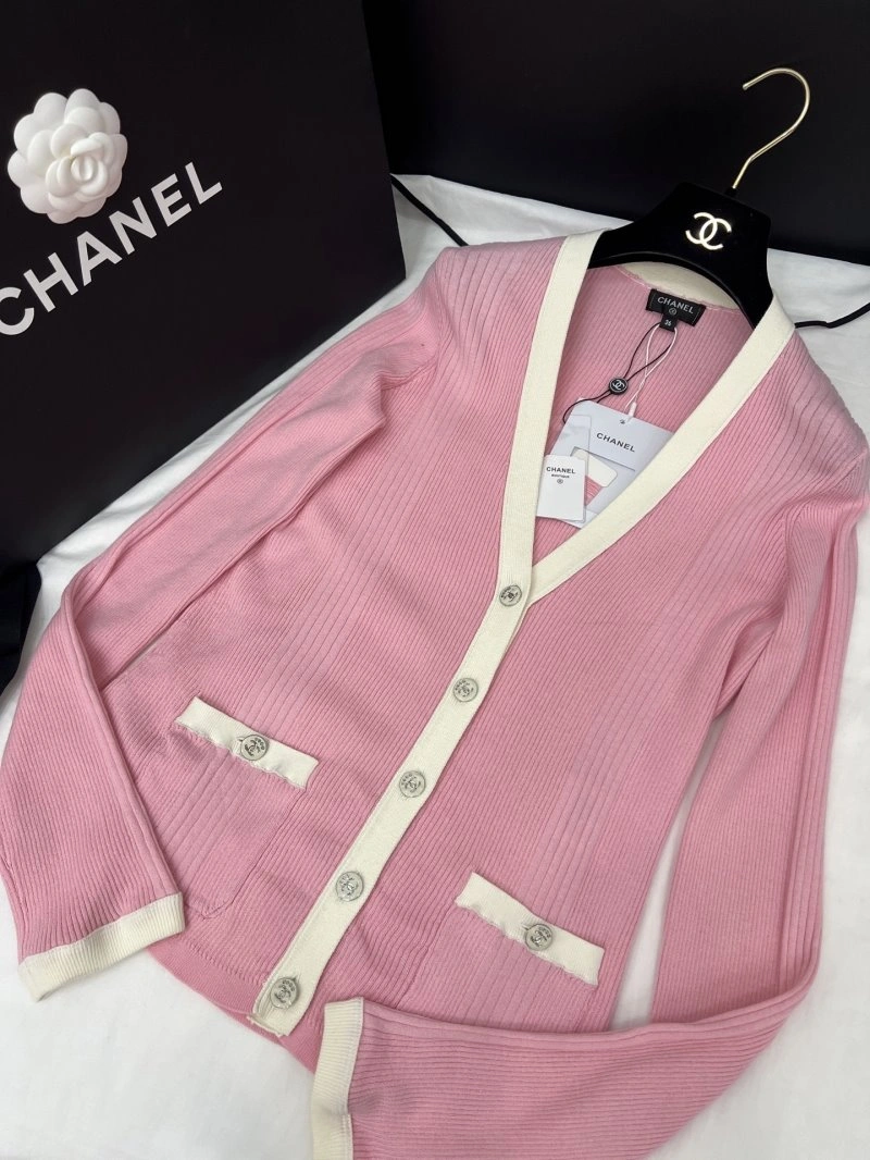 Colorful Chanel Sweaters 110378