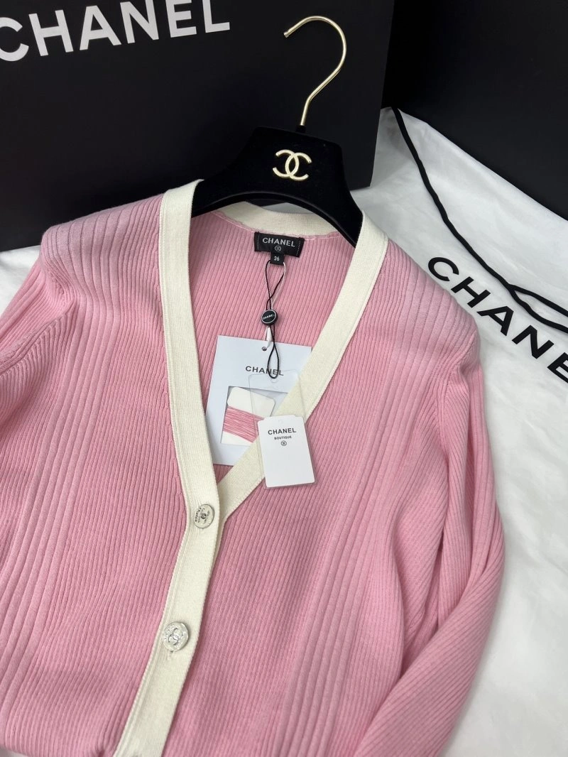 Colorful Chanel Sweaters 110378