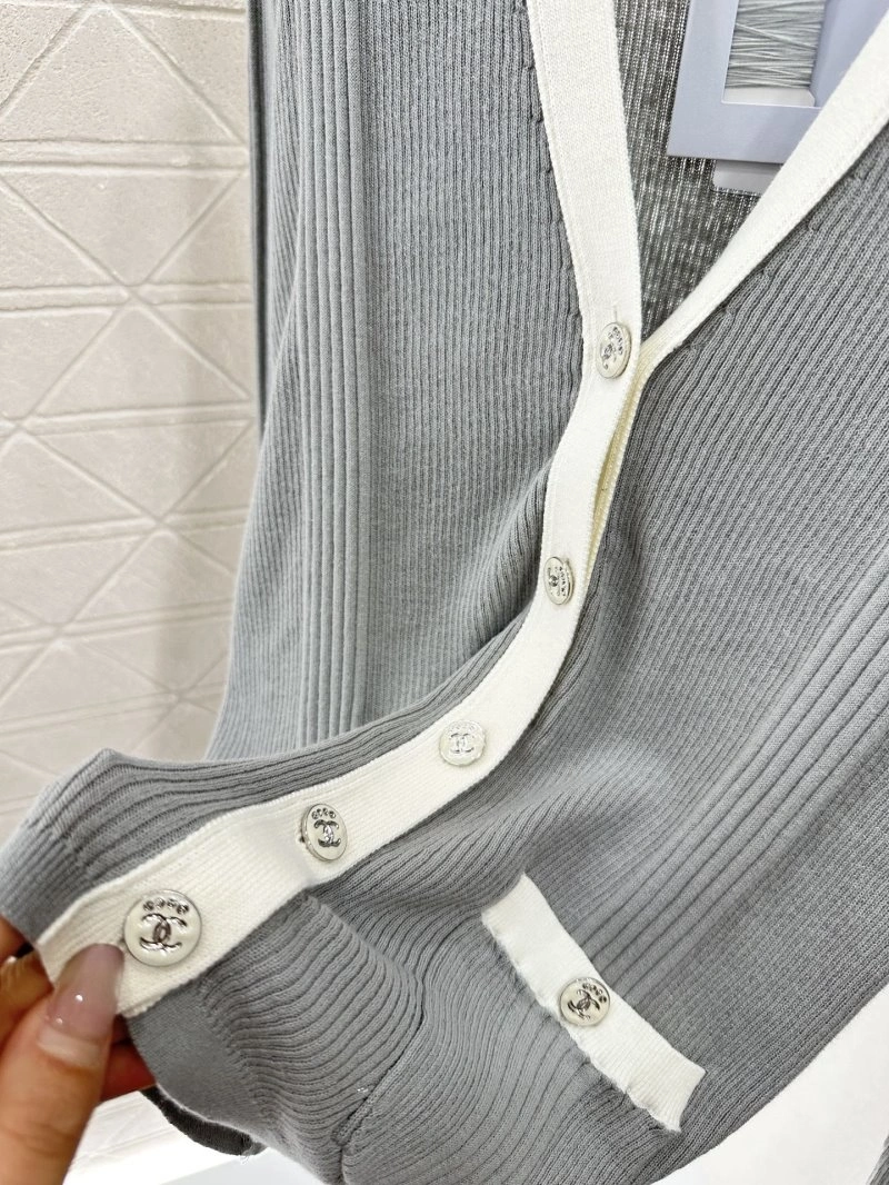 UrbanStyle Chanel Sweaters 110386