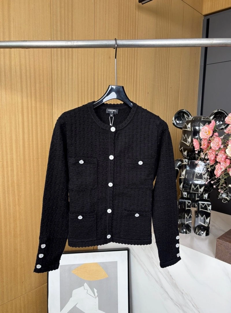 Chanel Sweaters Versatile 108028