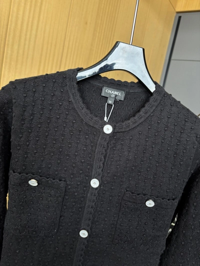 Chanel Sweaters Versatile 108028