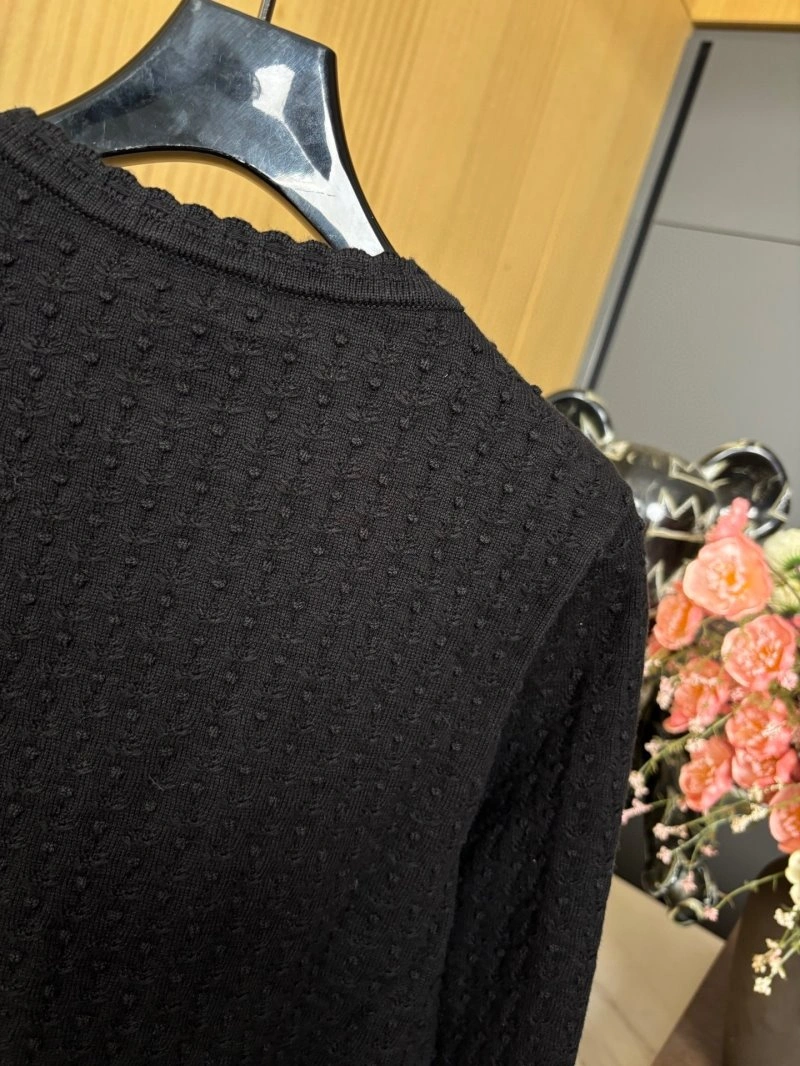 Chanel Sweaters Versatile 108028