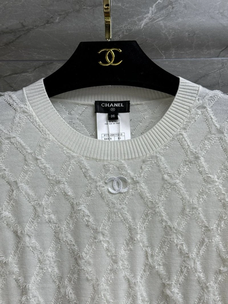 EyeCatching Chanel Sweaters 108024