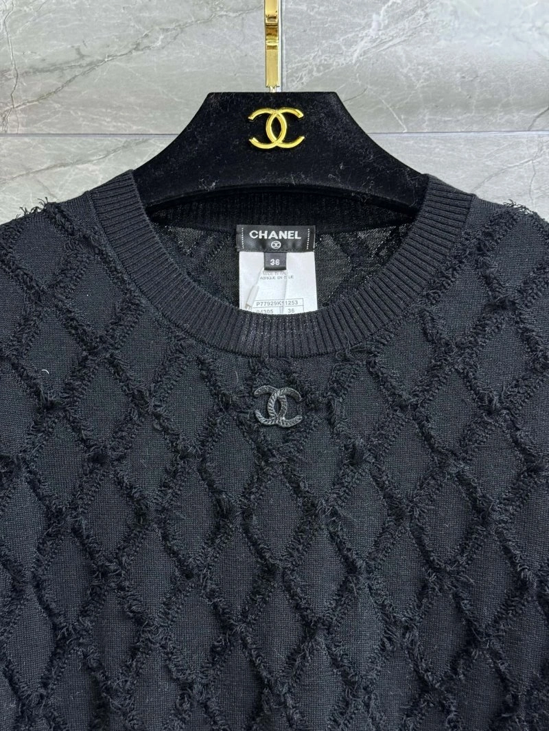 Chanel Sweaters Snug 108016