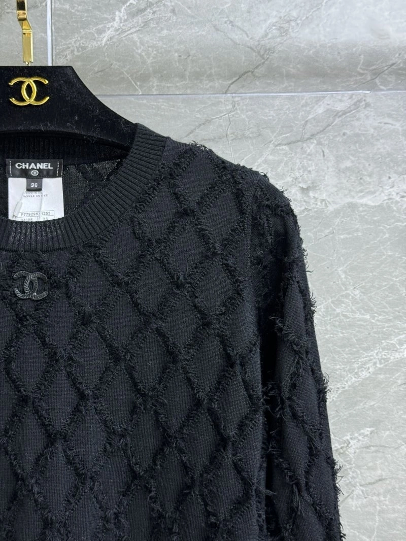 Chanel Sweaters Snug 108016