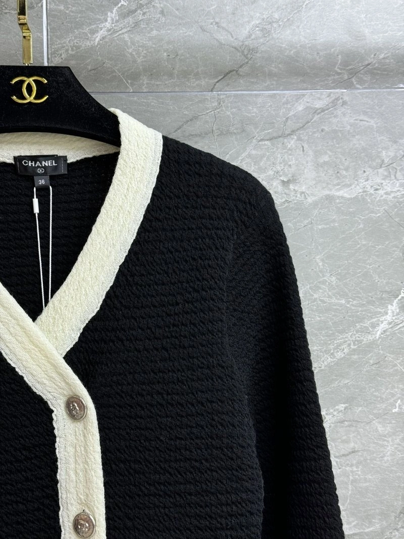 Bold Chanel Sweaters 108030
