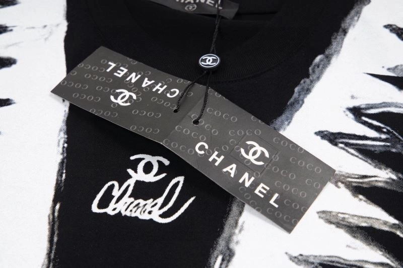 Stylish Chanel T-Shirts 111385