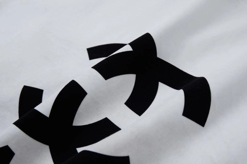 Chanel T-Shirts Breathable 111391