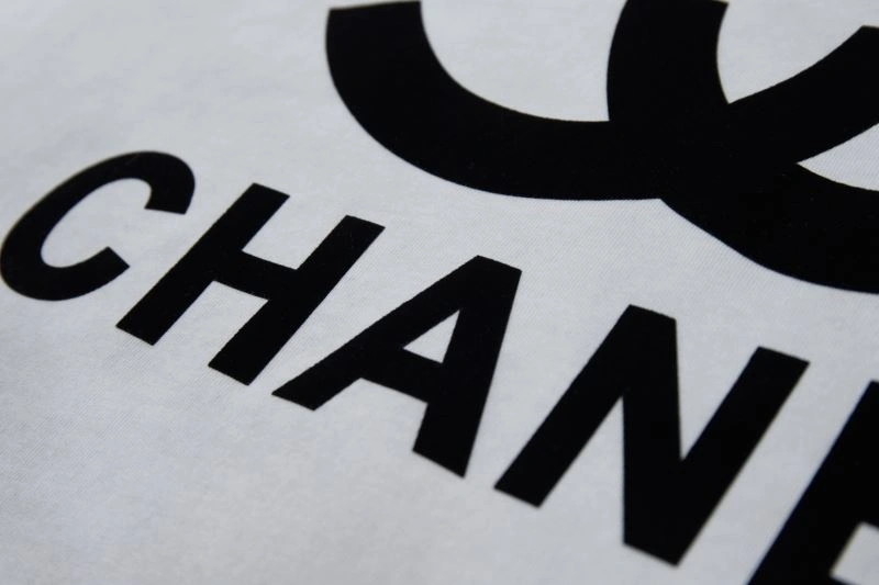 Chanel T-Shirts Breathable 111391