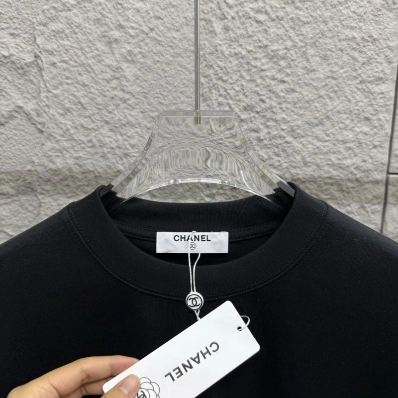 Sophisticated Chanel T-Shirts 111393