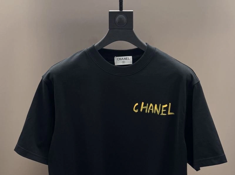 Sporty Chanel T-Shirts 111362