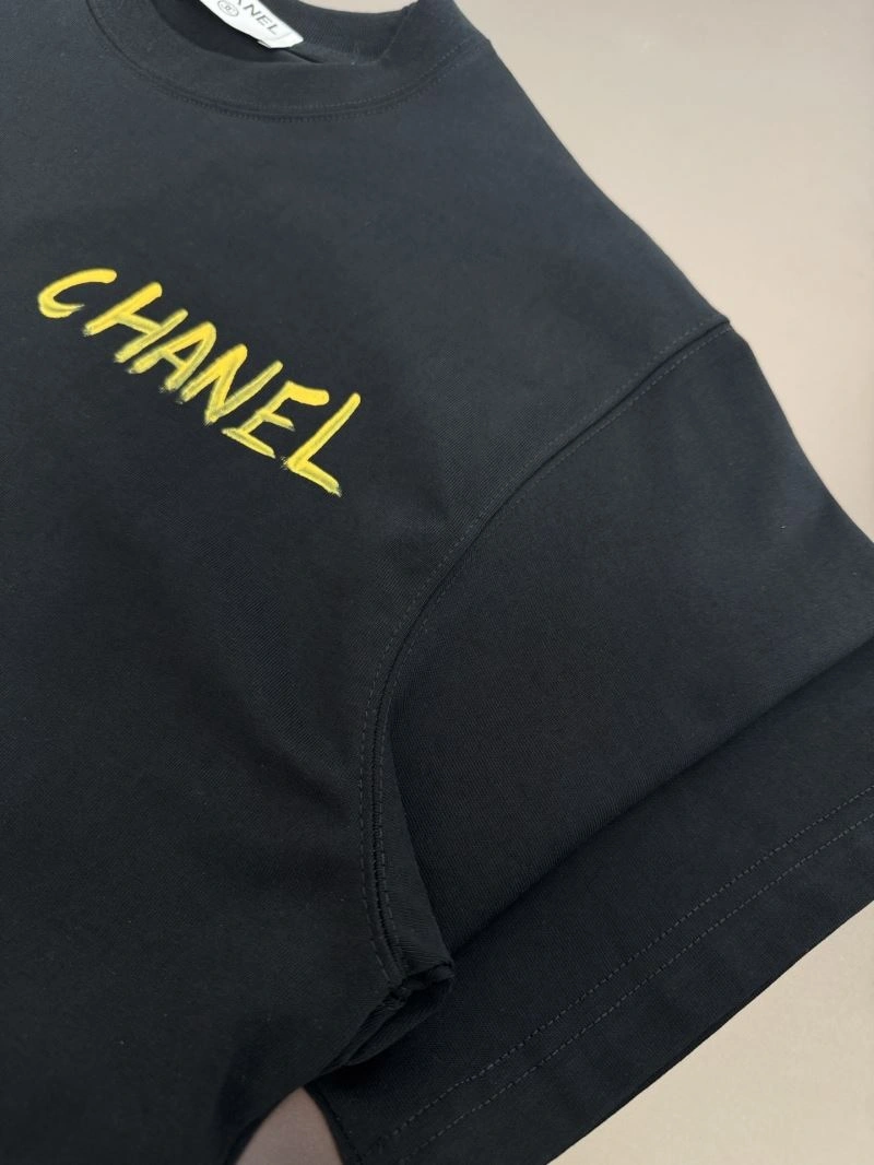 Sporty Chanel T-Shirts 111362