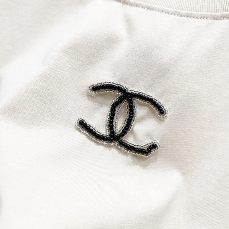 Bold Chanel T-Shirts 111361