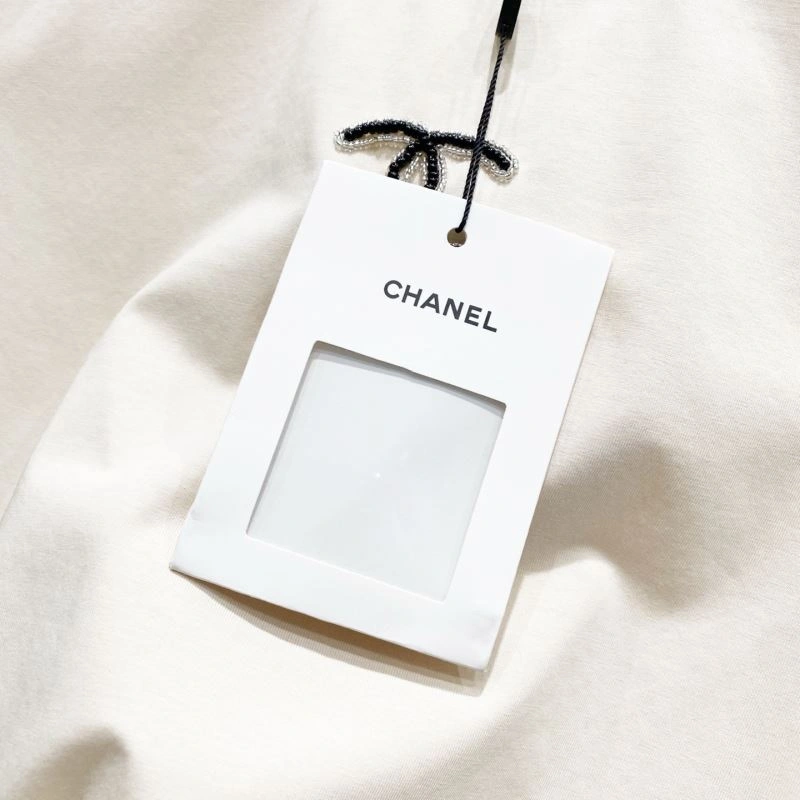 Bold Chanel T-Shirts 111361