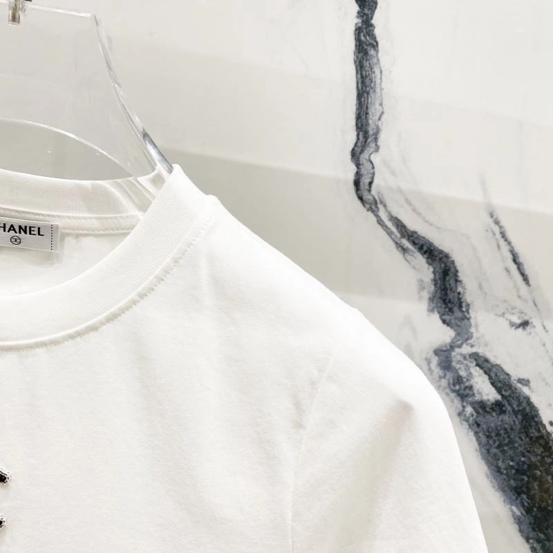 Chanel T-Shirts Durable 111360