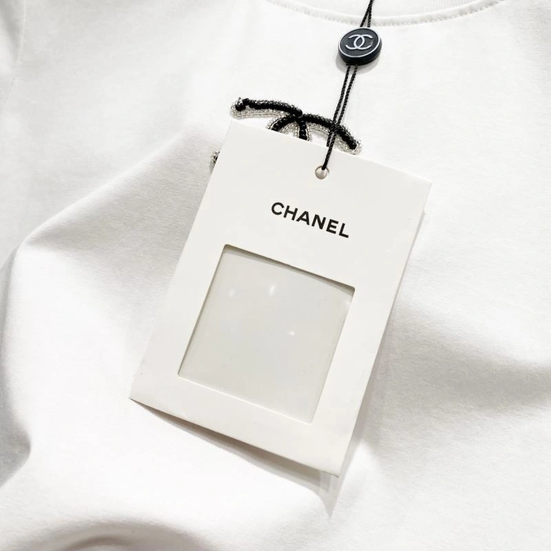 Chanel T-Shirts Durable 111360