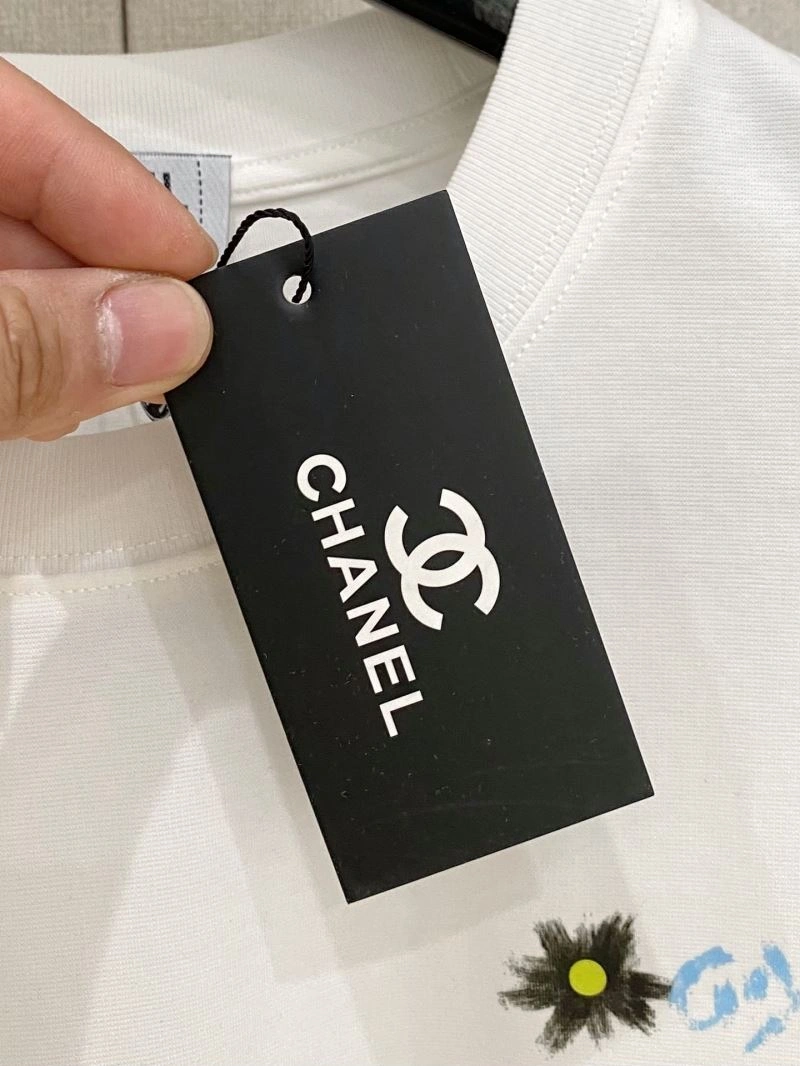 WaterResistant Chanel T-Shirts 111354