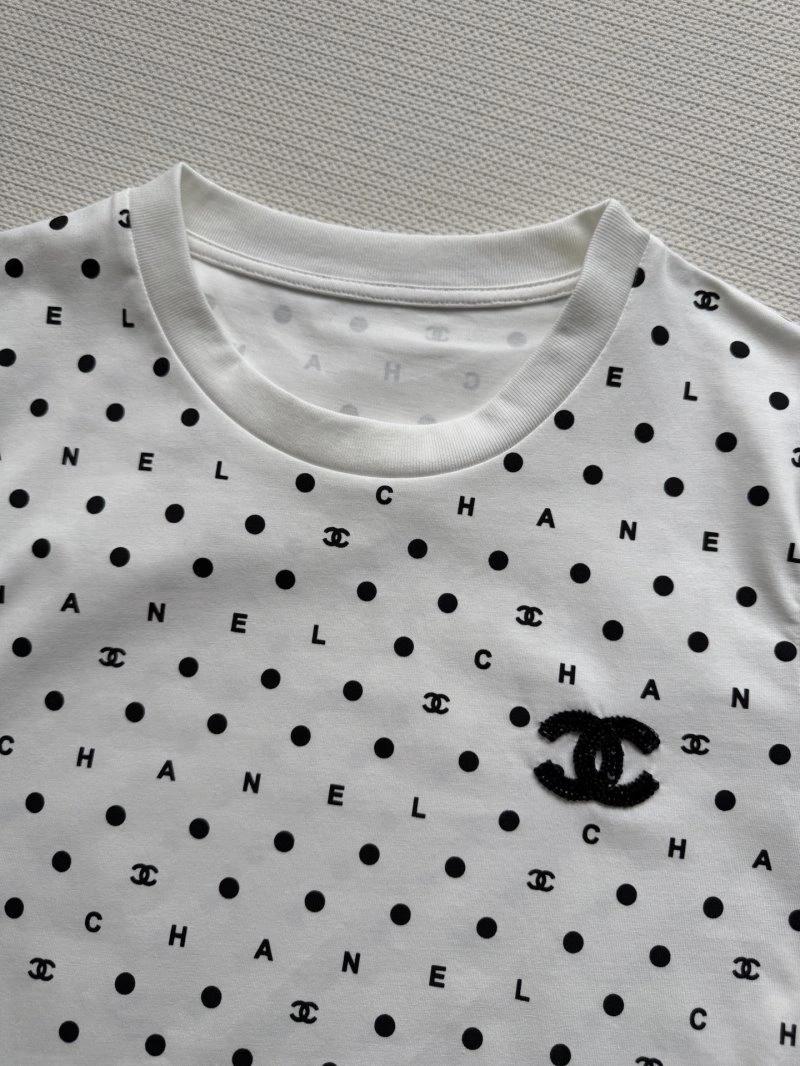 Refined Chanel T-Shirts 108707