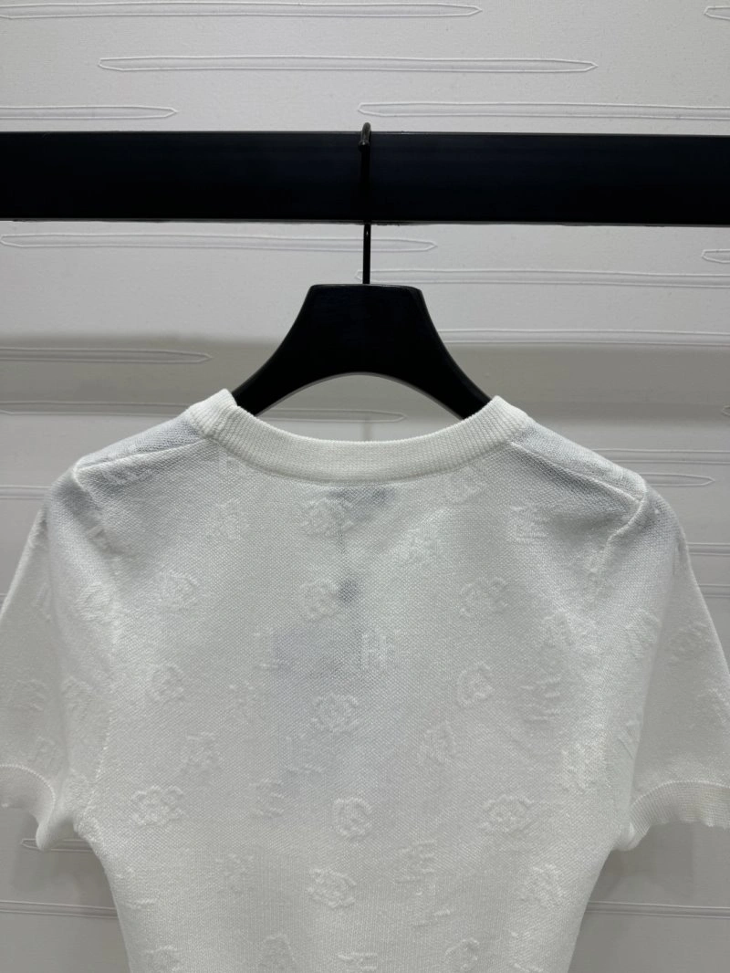 Bold Chanel T-Shirts 108733