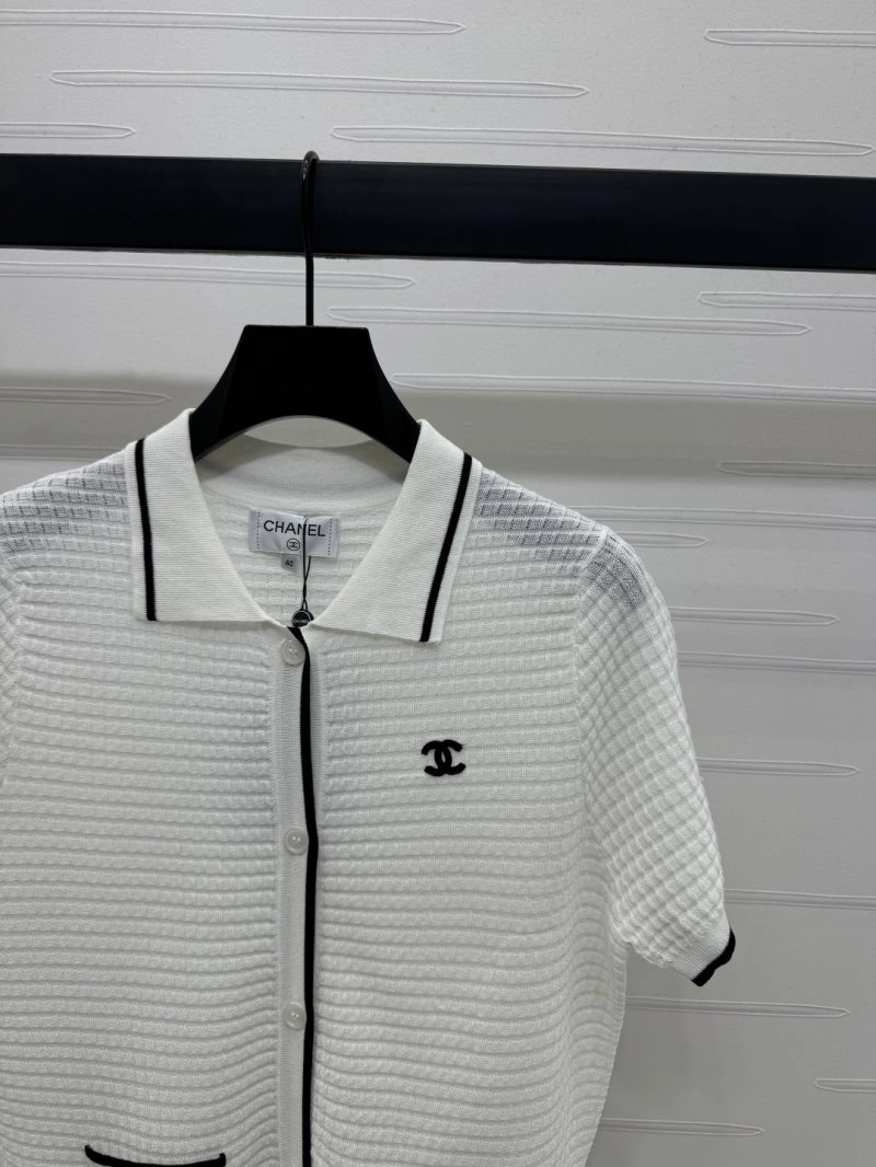 Sporty Chanel T-Shirts 108708