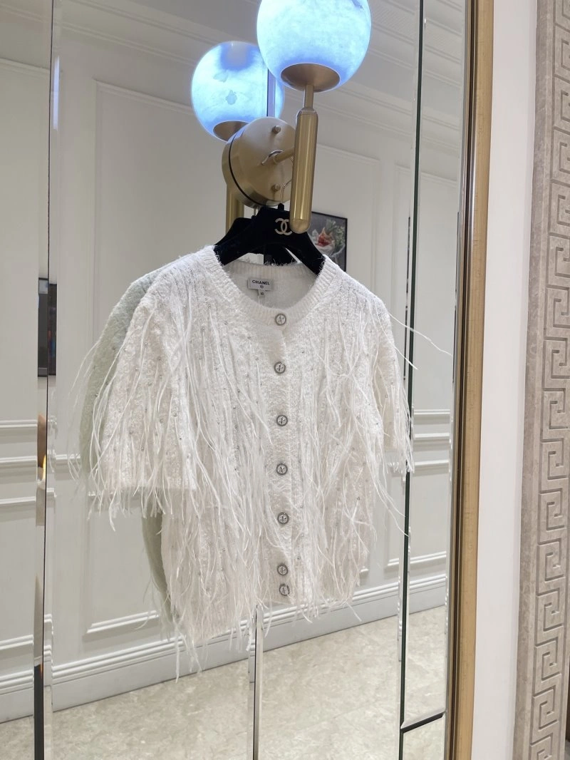 Minimalist Chanel T-Shirts 108717