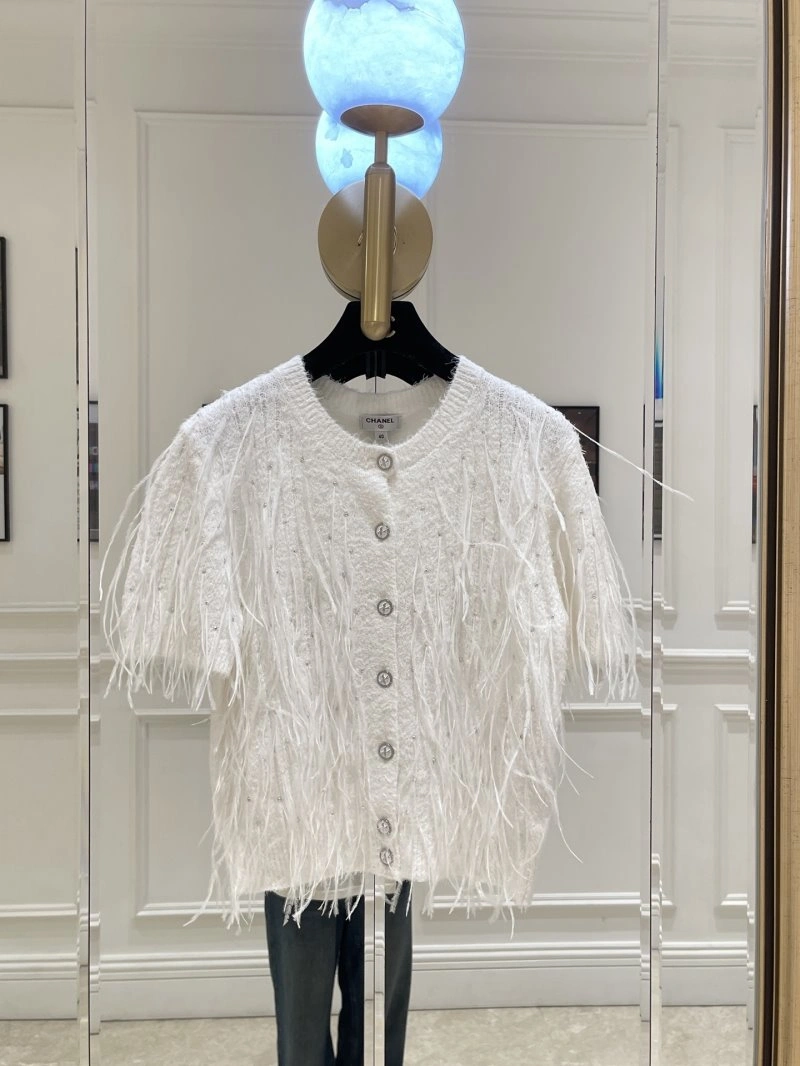 Minimalist Chanel T-Shirts 108717
