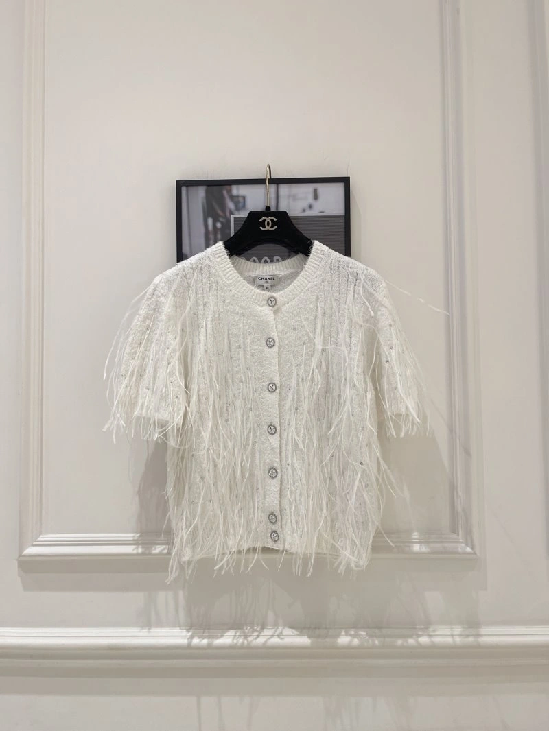Minimalist Chanel T-Shirts 108717