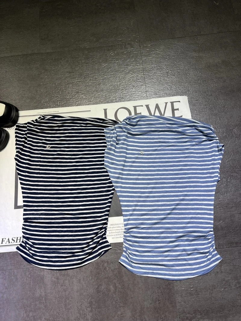 Trendsetting Chanel T-Shirts 108699