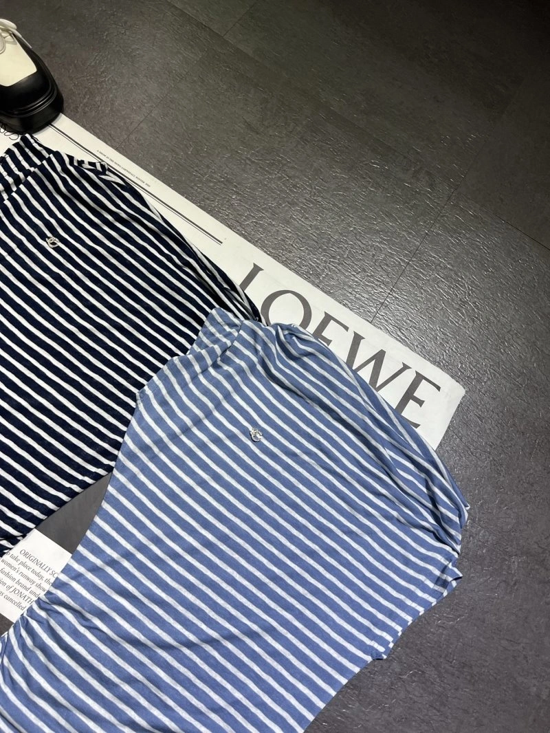 Trendsetting Chanel T-Shirts 108699