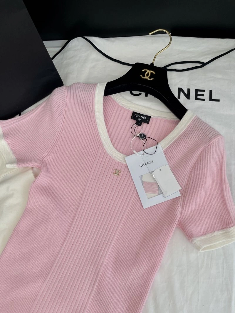 Chanel T-Shirts Minimalist 108669