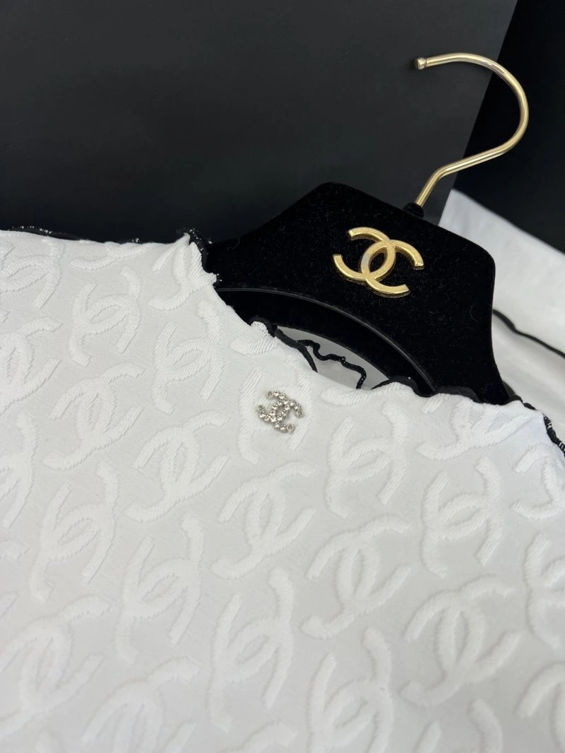 Trendy Chanel T-Shirts 108671