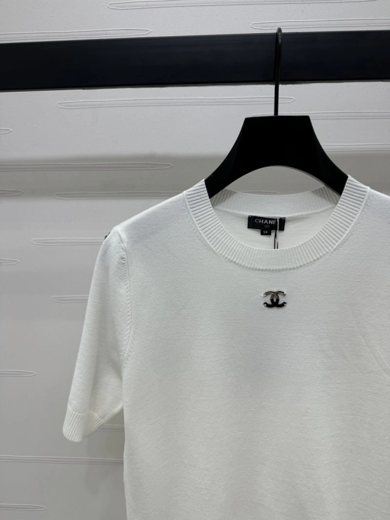 WellDesigned Chanel T-Shirts 108683