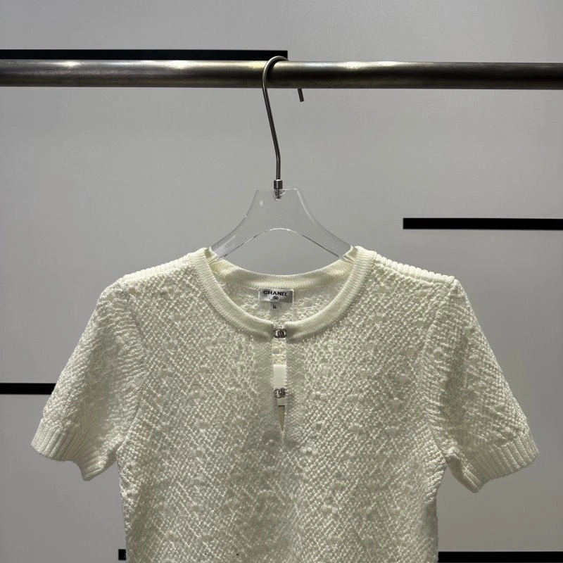 Bold Chanel T-Shirts 108675