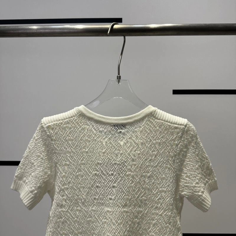 Bold Chanel T-Shirts 108675