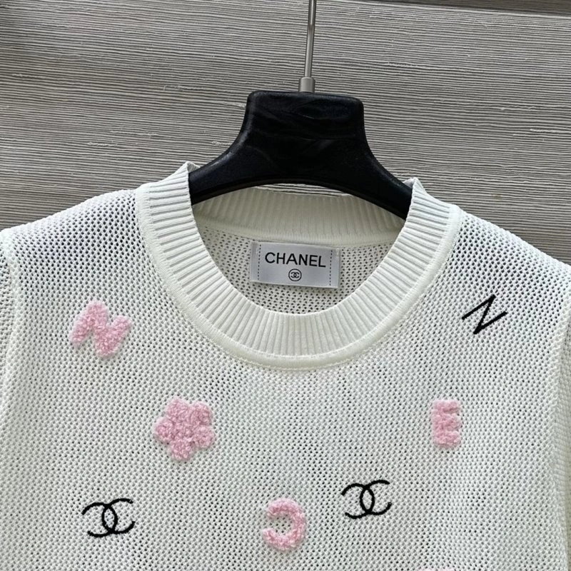 Snug Chanel T-Shirts 108661