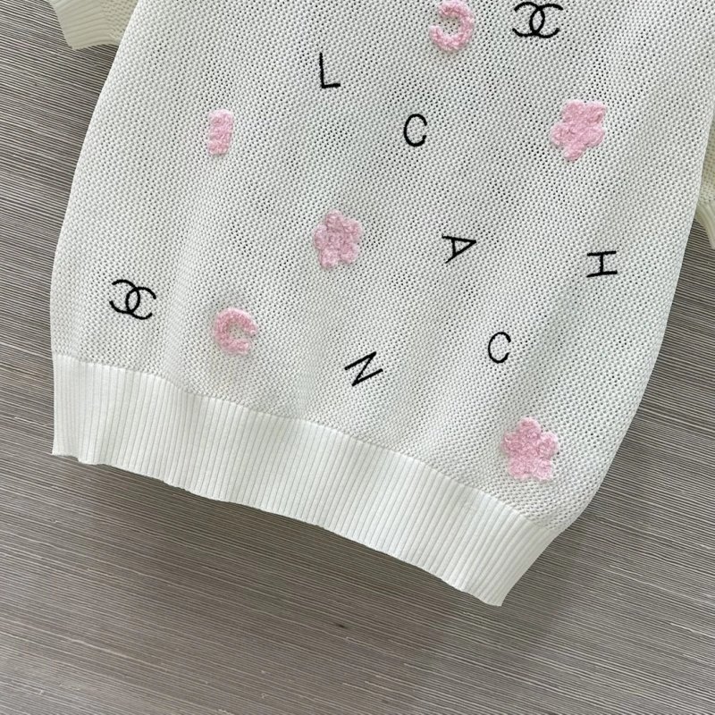 Snug Chanel T-Shirts 108661