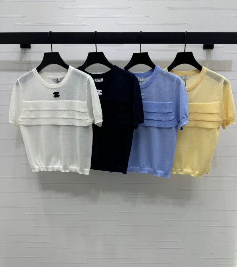 Lightweight Chanel T-Shirts 108635