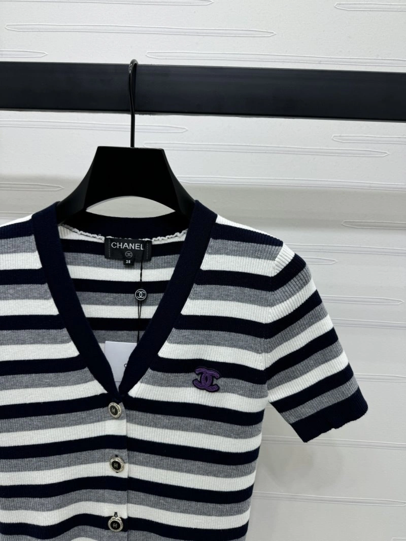 Trendsetting Chanel T-Shirts 108624