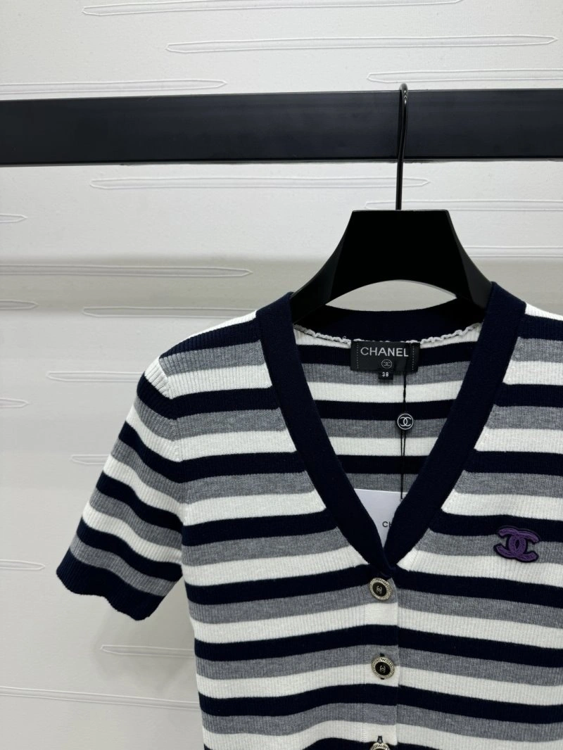Trendsetting Chanel T-Shirts 108624