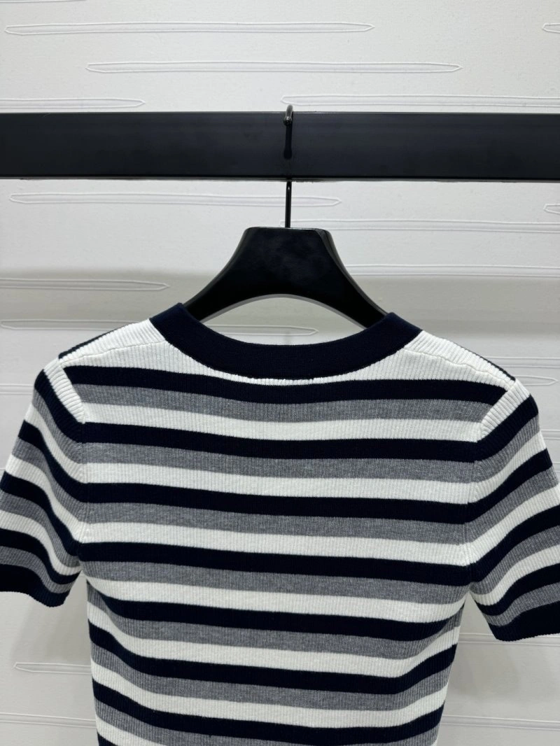 Trendsetting Chanel T-Shirts 108624