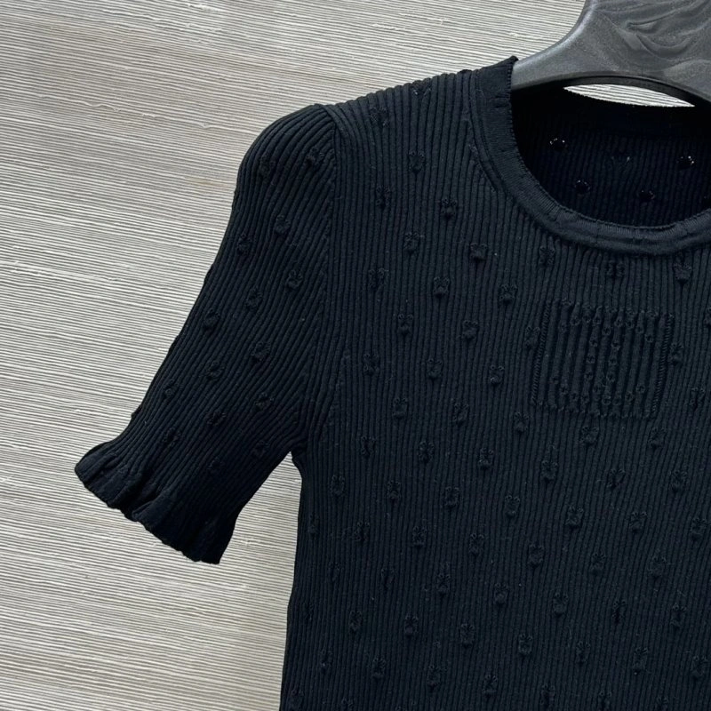 Minimalist Chanel T-Shirts 108612