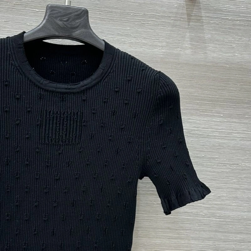 Minimalist Chanel T-Shirts 108612