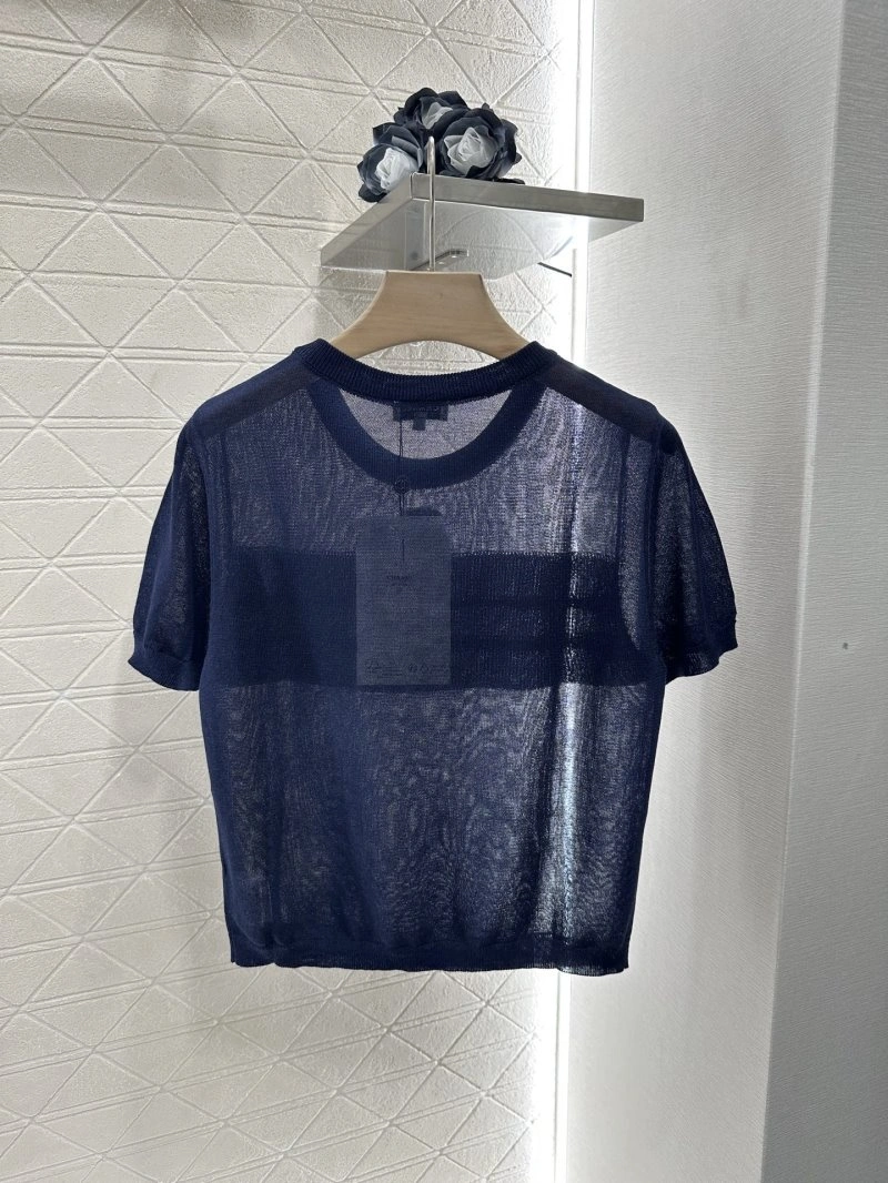 Classic Chanel T-Shirts 108597