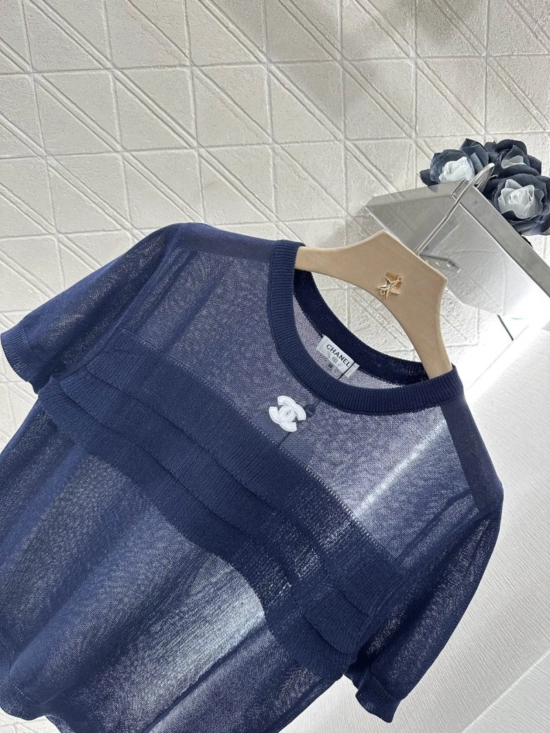 Classic Chanel T-Shirts 108597