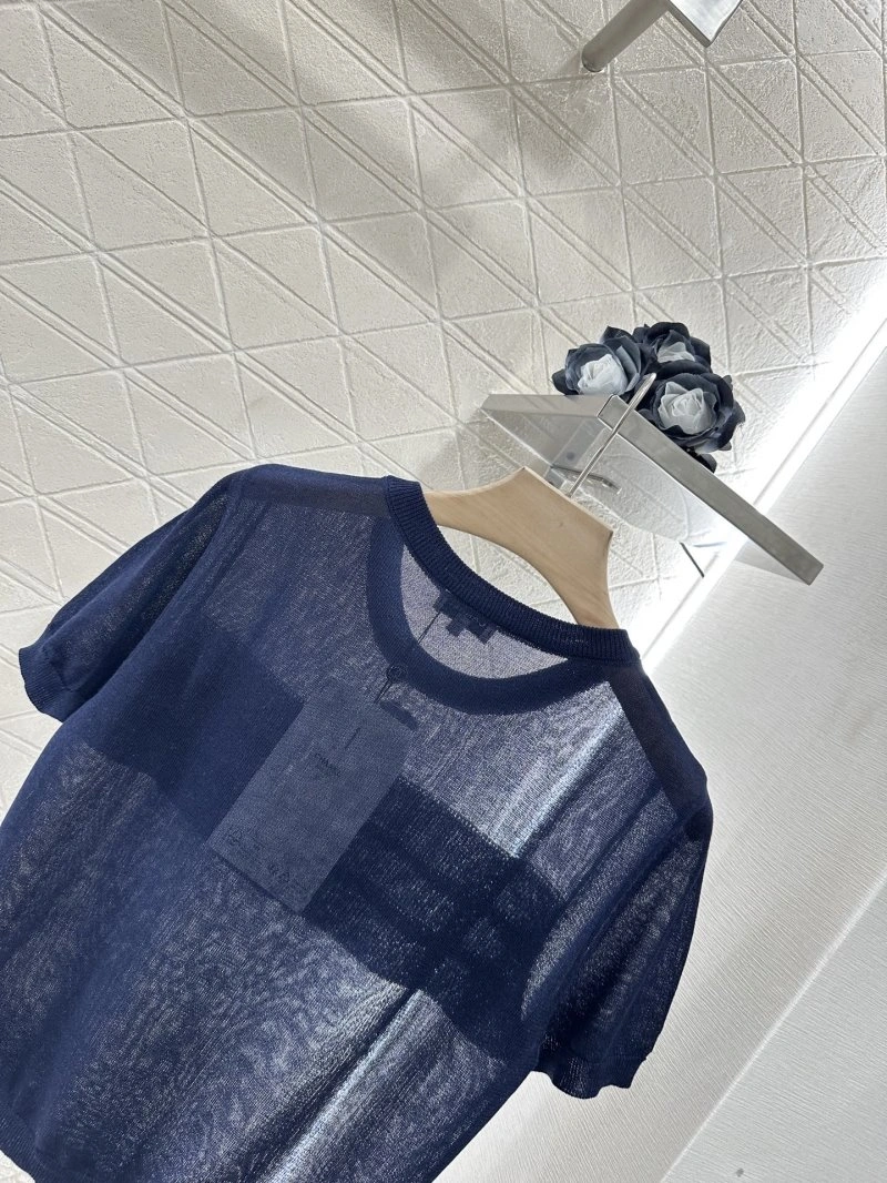 Classic Chanel T-Shirts 108597