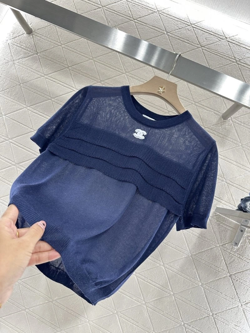 Classic Chanel T-Shirts 108597