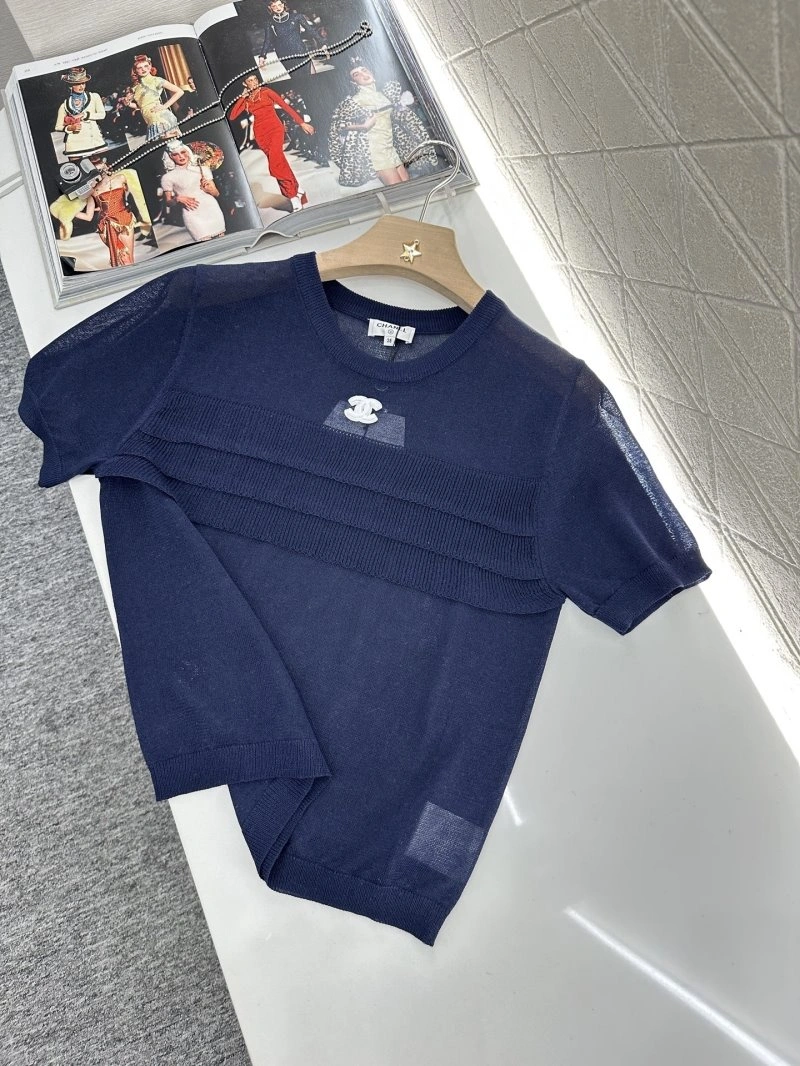 Classic Chanel T-Shirts 108597