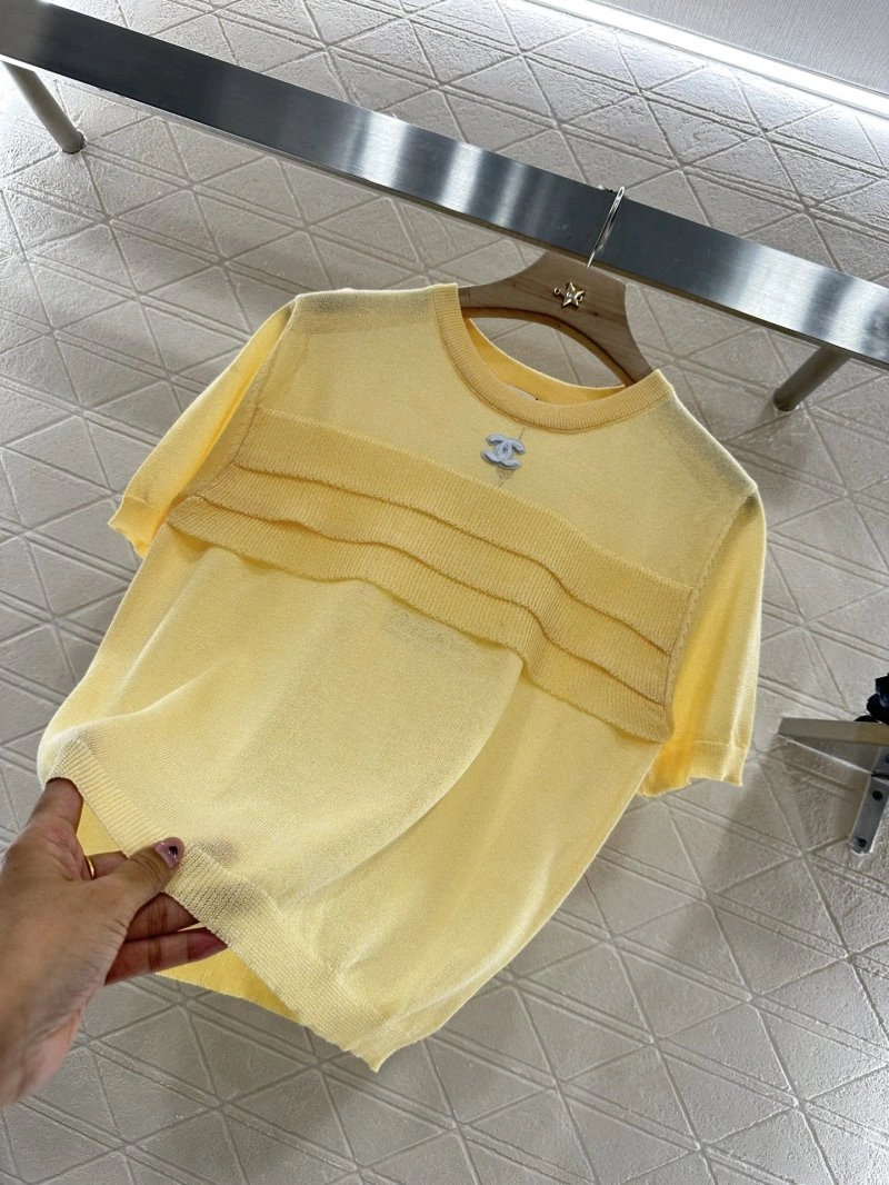 Sleek Chanel T-Shirts 108604