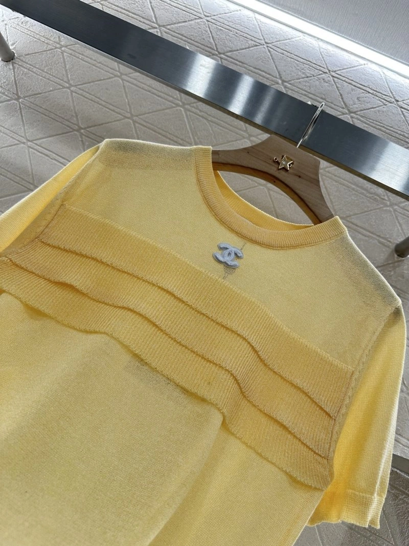Sleek Chanel T-Shirts 108604