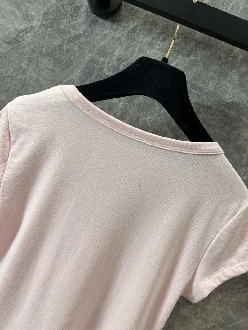 Flexible Chanel T-Shirts 108590